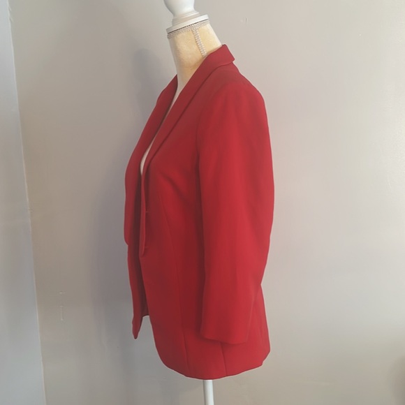 Beautiful blazer barely worn. - Picture 4 of 5